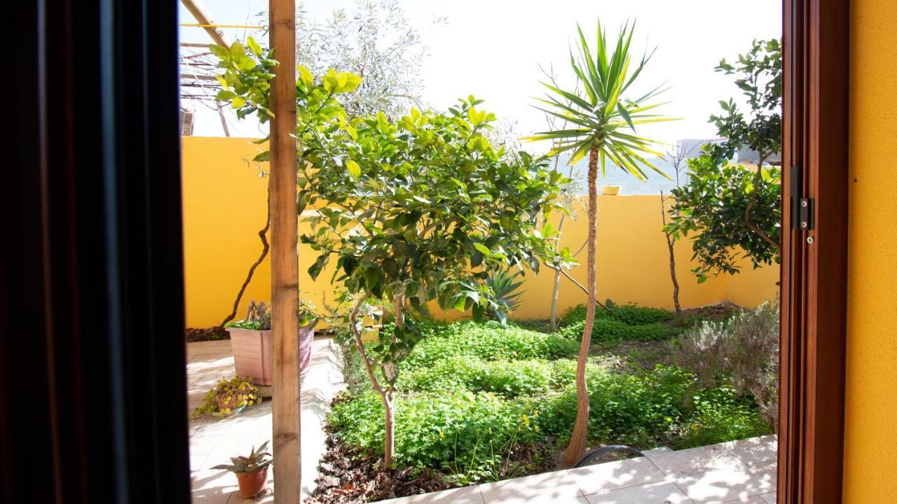 Yellow House-Villetta Con Giardino オリスターノ エクステリア 写真